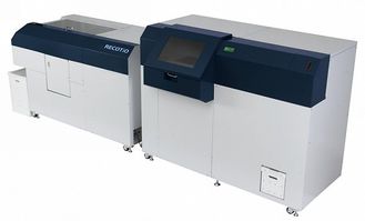 辦公室創(chuàng)新革命 日企小型造紙機亮相進博會，每小時再造200張白紙